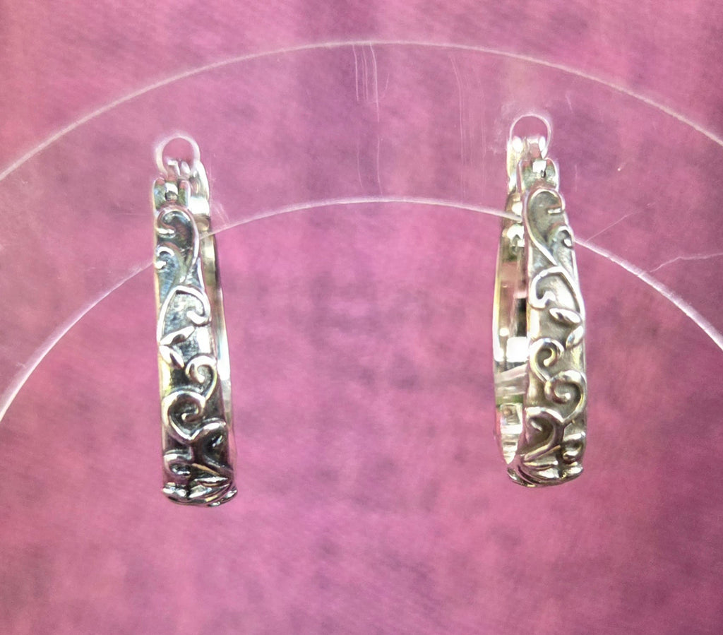Tapering vine hoops