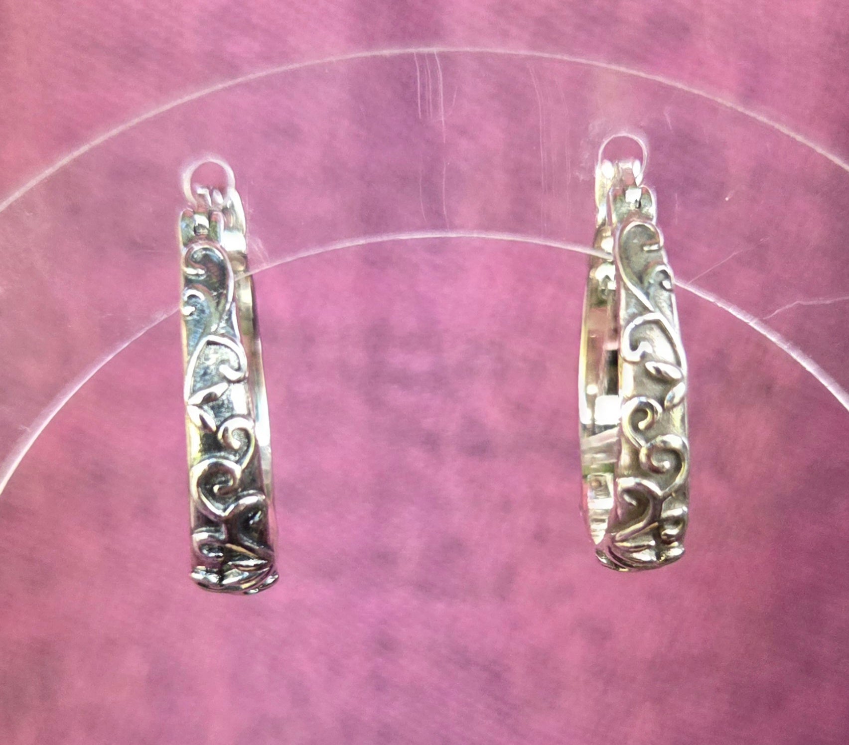 Tapering vine hoops