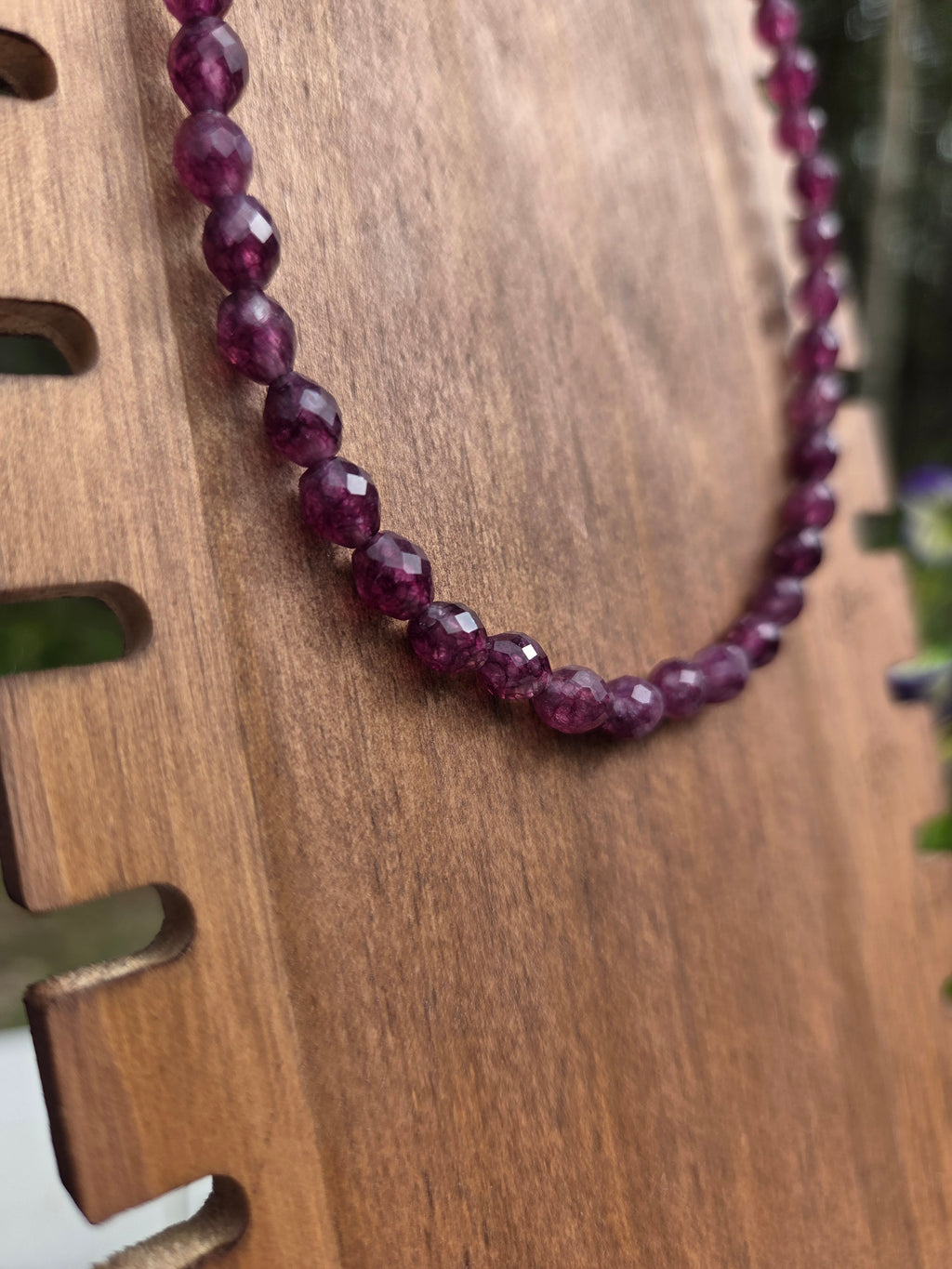 Garnet chocker